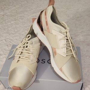 PUMA Women's Beige and Pink Sneakers